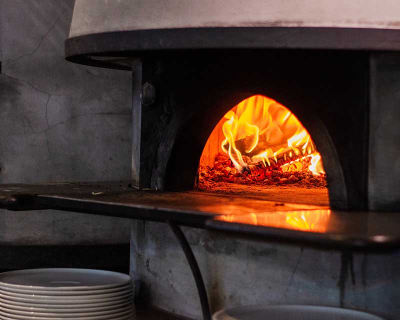 Commercial pizza oven